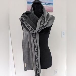 Michael Kors wool scarf... Reversible